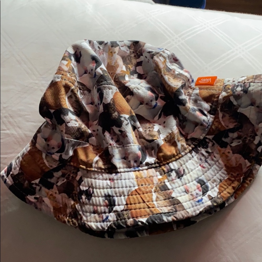 Kitty bucket hat